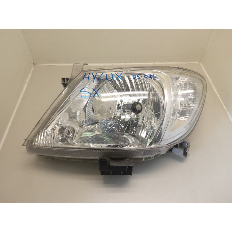 Faro Anteriore Sinistro TOYOTA HiLux 3° Serie