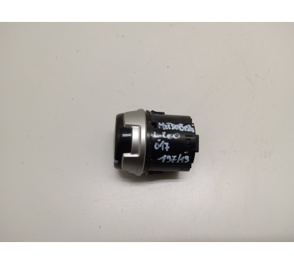 Interruttore pulsante bloccaggio differenziale MITSUBISHI L 200 5° Serie