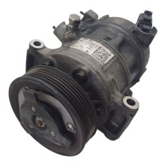 Compressore A/C VOLKSWAGEN Golf 7 Berlina dal 12 - 5Q0820803G - 2618069