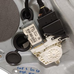 Alzacristallo elettrico post. DX VOLKSWAGEN Golf 4 Berlina dal 97 al 03 - 1J4839462F / 1J4959812C013 - 3553203