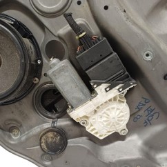 Alzacristallo elettrico post. DX VOLKSWAGEN Golf 4 Berlina dal 97 al 03 - 1J4839462F / 1J4959812C013 - 3553180