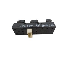 Pulsantiera Anteriore Sinistra HYUNDAI Tucson Serie dal 04 al 09 - 935702E000DD - 3683098