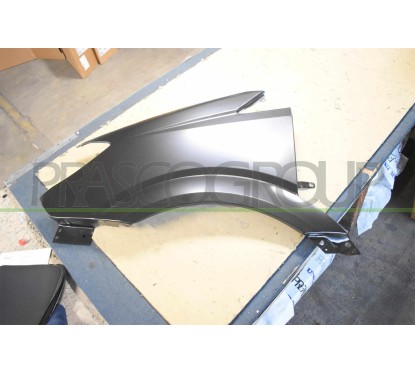 Parafango anteriore sinistro per Mercedes Sprinter (907) ME9213004
