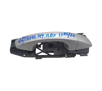 Maniglia esterna Anteriore Destra SKODA Octavia S.Wagon 5° Serie 5E5 dal 16 al 20 - 5G0837206NGRU - 2335621